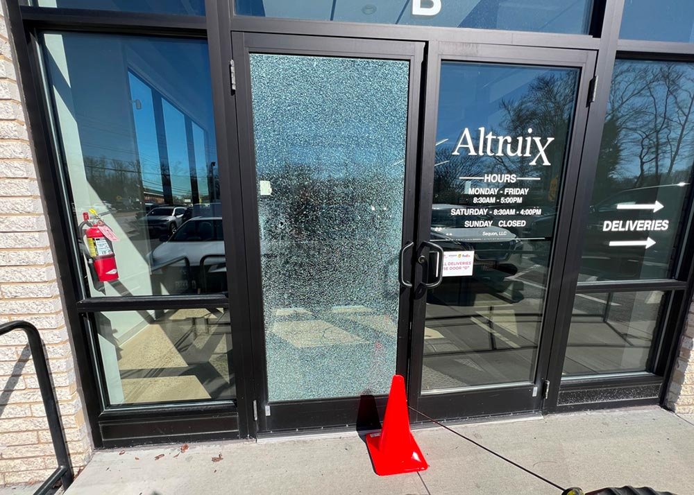 Commercial storefront glass replacement